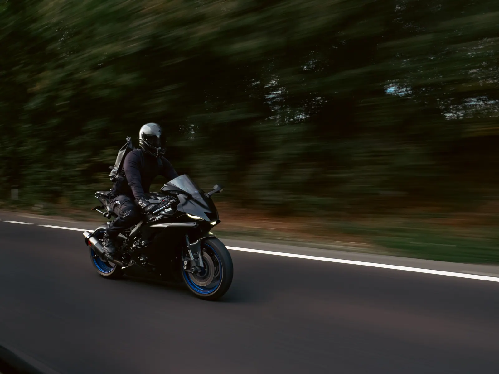 Sports bike, wide frame